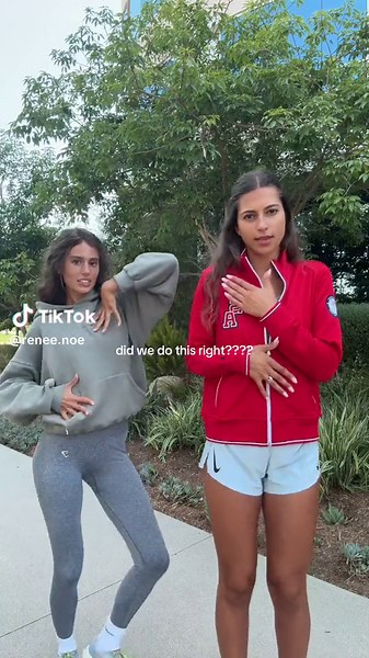 Why do my arms look so long 🤣🤣🤣 @ellasandra muse