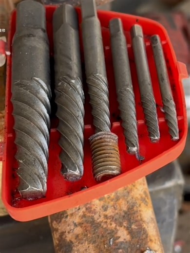 Screw Extractor Set for Damaged Screw Removal