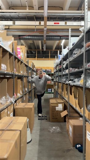 4.6K views | BLACK MONTH ER IGANG Det er opptil 40% i nettbutikken vår, SJEKK DET UT https://www.strikkia.no | Strikkia | Facebook