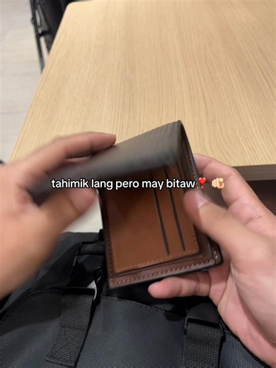 Hidden pocket leather wallet for men — Tahimik na pumapaldo