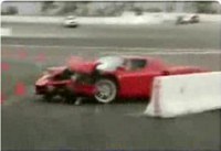 La vidéo du jour : le crash le plus ridicule d'une Ferrari Enzo !