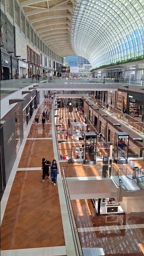 📍The Shoppes At Marina Bay Sands, Singapore #exploresingapore #travel