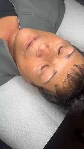 Before/After Volume Lash Extensions… Cindy’s back! 7 weeks in Cali… so happy for her son and daughter in law on their baby boy 💙 She will be returning and may need a fill out there at some point. Tag 🏷️ California Lash Artists who could possibly take her. I’m happy to discuss how I styled her lashes and what I used. She will be near Lodi/Stockton California. She could not wait to get her lashes back 🤩 #lashlife #chicagolashextensions #chicagolash #chicagolashartist #calilashtech #californiala