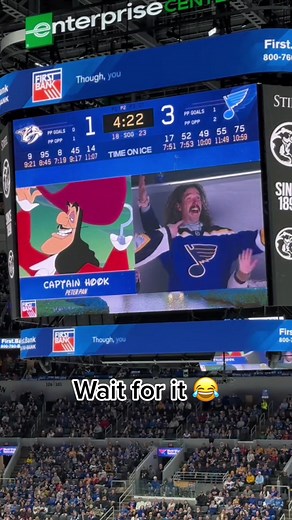 Captain Hook was so accurate 😂 (via @mikemikemiketiktok) #jumbotron #lookalike #disney