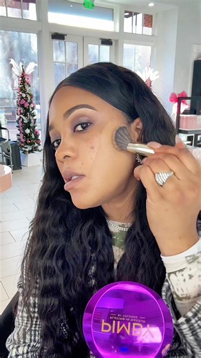 Evanesce Soft Matte Cream Concealer Flawless skin? Covered. The Evanesce Soft Matte Cream Concealer is your all-in-one solution for spot concealing, under-eye brightening, sculpting—and even full-face wear. With a soft matte finish and full, longwearing coverage, it’s designed to smooth over everything from blemishes to dark circles, scars, and tattoos—while still feeling lightweight on the skin. Gwinnett County… looking for a concealer that actually covers everything? The Evanesce Soft Matte Cr