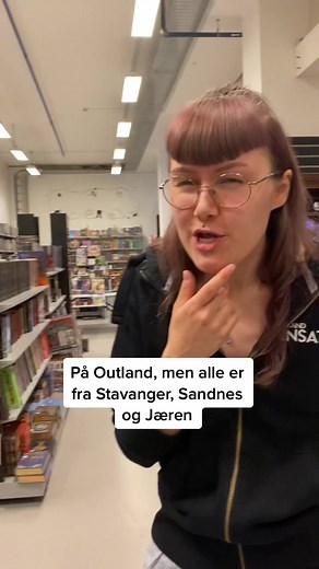 Sorry te adle så ser dette. Cursed content e d einaste me klare å laga. Hilsen Siddisane 💙❤️ #outlandstavanger #outland #cursed #norsk #forbannetinnhold #books #bøker #manga #comics #tegneserier #