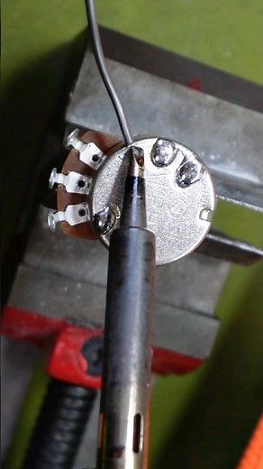 Replacing a Damaged Pot #telecaster #guitar #fender #stratocaster