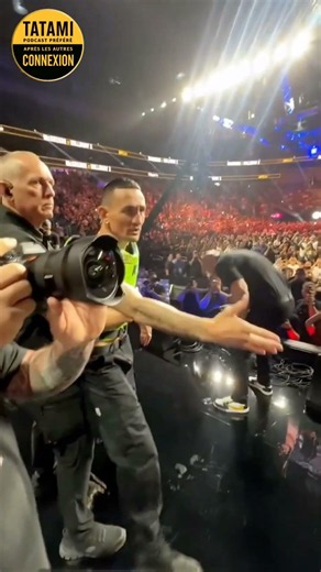 Conor est chaud bouillant pour ce face off contre Holloway ! #conormcgregor