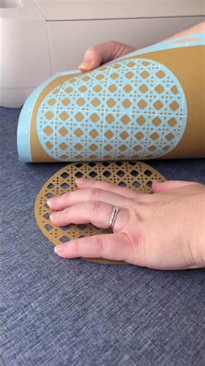 Cricut Wedding DIY: Easy Faux Rattan Wedding Menu Tutorial