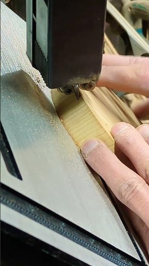 【バンドソーで、円形の物をフリーハンドで切る時のコツ！】Tips for cutting circular objects freehand with a bandsaw! #woodworking