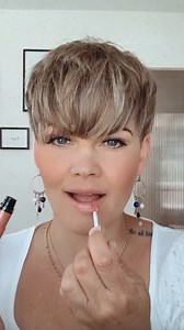 And the 2 strand braid with the fringe out - which one do you prefer? #Shorthairstyling #kurzehaare #kurzehaarestylen #shorthairstyle #meucabelocurto | Salirasa