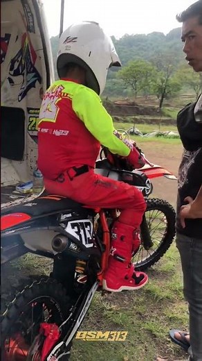 RUTINITAS SI B0CAH AJAIB!! TIADA HARI TANPA LATIHAN!!