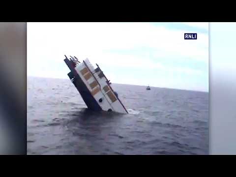 Paddle steamer boat sinks in Irish sea (ON CAM)
