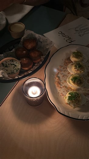 JENNY on Instagram: "Marathon weekend❤️ I’m so happy to be a part of this weekend, a year ago I ran a half marathon and a year later I’m now running the full marathon, which is insane to me. I’m so happy that I have all the support around me with friends and family rooting me on. I’m just still in shock that I’m doing this , but I will be even more in shock if I finish, let’s go!!!! @philly_marathon"