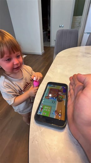 I made the cute baby very angry😡cat mode AAAAAA baby🐈♥️