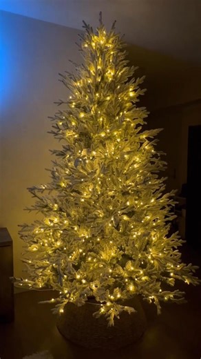 Transform your holidays with our stunning 9ft Queen Flock Tree. Pre-strung with warm LED lights for a magical glow, it brings effortless elegance home. Durable, easy to assemble, and designed to become your family's new tradition. Make this season unforgettable. #Christmas #BLACK_FYIDAY | Overhause.shop