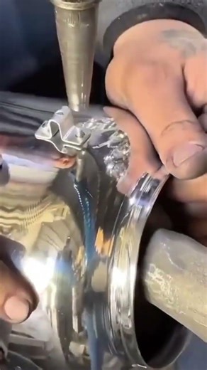 The process of making a container using a special machine easily