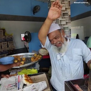 6.1M views · 10K reactions | This Vadapav Wale ChaCha has Amazing Salesmanship Skills, Naseeb Vadpav, Samnaour | Street Food Recipes | Facebook