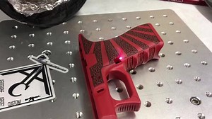 Gravure laser S17 Stark Arms www.aerographe-airsoft-custom.fr | Aerographe Airsoft Custom
