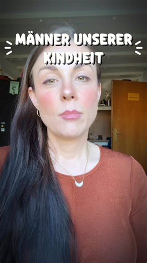 Yvi Blum 💫 eine Paartherapeutin über die Liebe 💕 on Instagram: "Was hat uns Bernhard Blocksberg über Liebe beigebracht das ist Teil 2 unseres ersten Kandidaten für die Reihe „Männer unserer Kindheit“🔥 Ja, die Achtziger waren eine andere Zeit. Nein, ich denke nicht, dass man mit seinen Kindern kein Bibi Blocksberg hören sollte, weil es fantastische Geschichten sind. Wie bei allen Medien ob es jetzt nun Hörspiele oder auch Filme sind, gilt es ja die Kinder zu begleiten und