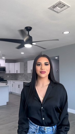 📍Phoenix, AZ •4 Bed🛏️ •3 Bath🛁 •1,620 Sq Ft👣 •NO HOA •RV Gate •Diving Pool🏊‍♂️ •2 Master Bedrooms🙌🏽 💰: $374,900 BUYERS: I CAN HELP YOU FIND A HOME AT NO COST TO YOU! Message me for a FREE CUSTOM LISTS of homes currently on the market🙌🏽 If this is not the home for you, we’ll find the one😉 Claudia Delara | Realtor 📱(623) 707-6412 ✉️: claudia.therealtor@soldbytlt.com Instagram: @_claudiatherealtor_ DM me on Instagram!! @ _claudiatherealtor_ AZ & ASSOCIATES | The Luna Team Top 1% in AZ E