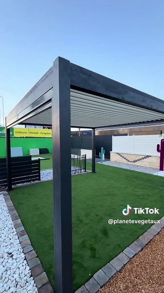 Pergola bioclimatique électrique : nouveauté à Planète Végétaux