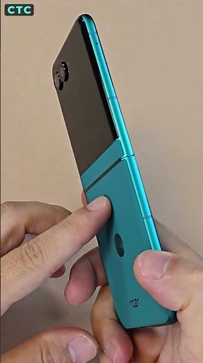 Motorola Razr 70 Is Oddly Satisfying 👀