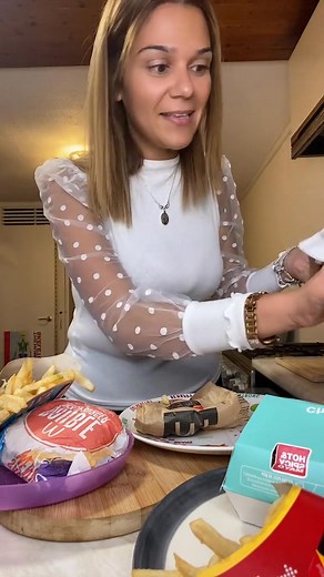 54K views · 498 reactions | I actually felt like crying  the one time I get Mc Donald’s delivered @deliveroo @mcdonaldsuk | Sevda.ela | Facebook