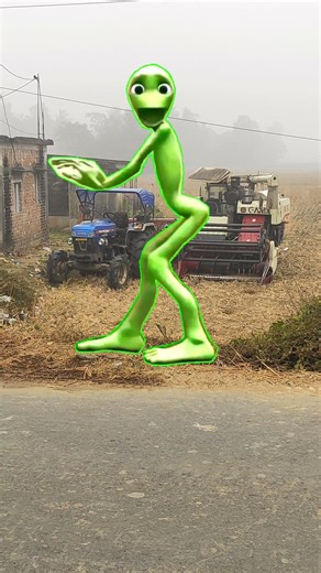 Dame tu cosita: alien dance in earth😱 #dance #aliendance #shorts