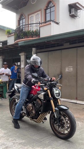 CB650R DM2 Carbon Underbelly Clamp-on SS Thank you Sir Jorlan 🙏🏼 ‼️Carbon, Winglet, Protection, Aesthetics and Bike Essential Parts also available ‼️ 📦 Shipping and Pick-up 📍For Installation (By Appointment Only) • 2nd Avenue, Caloocan • 3216 Limay St. Tondo, Manila ☎️ For Inquiries: 09761284467 - Joshua Cruz ✈️ We do shipping nationwide (Luzon, Visayas Mindanao) #motocribph #mcphcarbon #r2speedtek #burnoutexhaust #dynamicracing #genuinepartspro | Dynamic Racing Exhaust Philippines