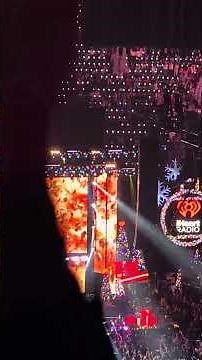 T-Pain Performs “Low (Apple Bottom Jeans)” Live | iHeart Jingle Ball Los Angeles 2024