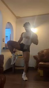 Hay una etapa que no conocen de mi vida (Muchas) Mi objetivo siempre ha sido crear un cuerpo funcional. #kickboxer #bodybuilder | David Mendoza