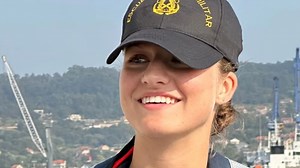 Junto a sus compañeros y muy feliz: las imágenes inéditas de la Princesa Leonor en su primera salida al mar