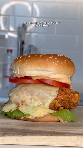 High Protein Crispy Chicken Burger! Only 471 Calories!🍗🍔🔥#food #shorts #highproteinrecipes