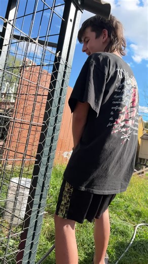 Derek (@somebodysaveme5)’s videos with original sound - Poop Man Jones