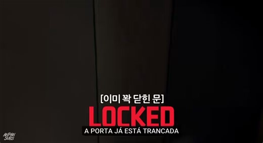 Jimin foge Entra no quarto Para em frente a porta aberta do banheiroConta o causo enquanto da uma boa olhada no marido dele pelado se enxugandoJimin e Jungkook riemJimin deita e rola na cama deles por um bom tempoJungkook sai do banheiro 🚬