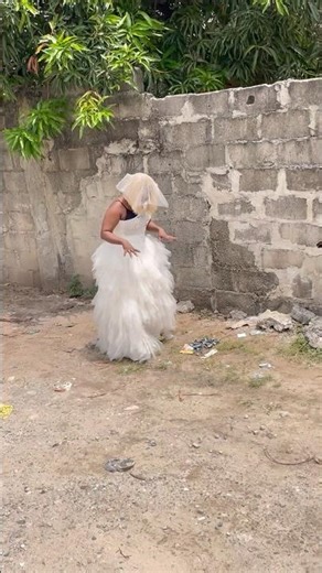 The zombie bride……… But doesn’t bite #zombiebride #funny #horror #zombiesurvival