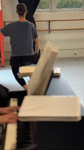 28 reactions | Did you know that we hold Open Ballet class 7 days a week at 10 am with live accompanists! Get warm and move your body 並 Only closures on Thanksgiving  and Christmas! You can register online or drop-in! Student and pro rates available! #theportlandballet #ballet #tpb #balletlovers #dancer #arts #pdxarts #openballet #adultballet #warmup #portlanddancer | The Portland Ballet | Facebook