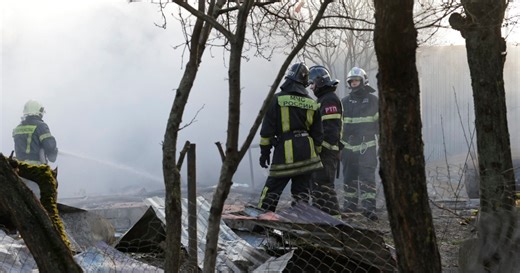 Ukraine launches 'massive attack' on Moscow, shutting down airports