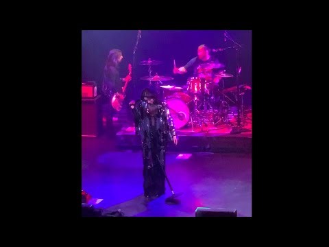 Dorothy. AFTER MIDNIGHT + MEDICINE MAN live! Wellmont Theater. Montclair, NJ. September 11, 2025.