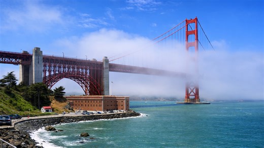 Vues panoramiques du Golden Gate Bridge avec bruit du clairon de brume (4K)