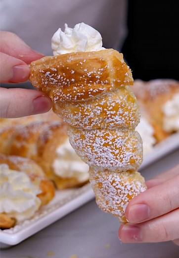 Delicious Cream Horns: Easy 4-Ingredient Dessert Recipe