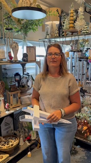 These memorial solar crosses are a simple yet meaningful way to honor loved ones. Each one carries a message of comfort and remembrance, offering a quiet light of love that continues to shine. | TwinkleHalo