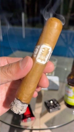 Undercrown Shade Robusto - Evening Smoke