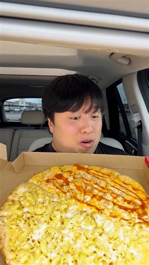 Trying Cicis Pizza for a Food Review! How does it taste? #cicispizza #cicis #fastfood #fastfoodreview #mukbang #mukbangeatingshow #foodreview #foodcritic #waynedang | Wayne Dang