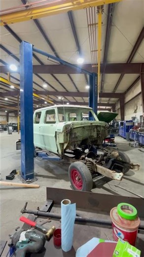 We Have Lift Off | 1972 F250 Crew Cab Restoration