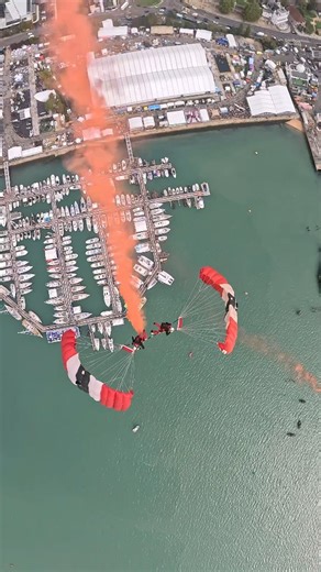 15K views · 1.1K reactions | From the skies to the sea!  The team made a splash landing into @sotonboatshow last weekend 落 . #adventure #armyjobs #Army #armedforces #armyengagement #armysports #adrenaline #Skydiving #skydiver #recruitment #southampton #boatshow #parachuteregiment #Parachute #armyreddevils | Red Devils Army Parachute Display Team | Facebook