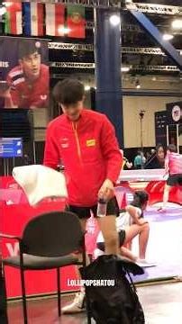 休斯顿世乒赛2021｜“楚钦加油”（没反应）“莎莎你好美”（憋笑哈哈哈哈哈哈）耶耶太可爱了 #王楚钦 #wangchuqin #孙颖莎 #sunyingsha #莎头 #shatou