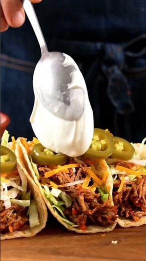 I Made Nachos Over a Campfire… You Won’t Believe How Easy It Was 🤯