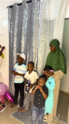 Aujourd'hui c'est l'anniversaire de ma première fierté, 🥰mon premier amour. Ma Khadija, le jour où tu es née tu as fait de moi une maman👩‍🦰 | Tu as changé ma vie. Tu m'as rendue plus forte.💪Tu es intelligente, belle, respectueuse. • Je prie pour toi chaque jour ma fille. Mon vœu pour toi : Que Allah te donne une longue vie, la santé, l'intelligence et un bon avenir. Que tu réussisses à l'école et dans la vie. Que tu restes toujours ma fille adorée. Maman t'aime plus que tout au monde. Ton pa